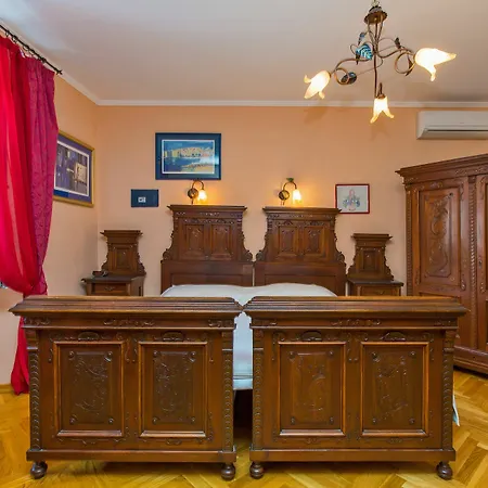 Irundo - Arch Dubrovník